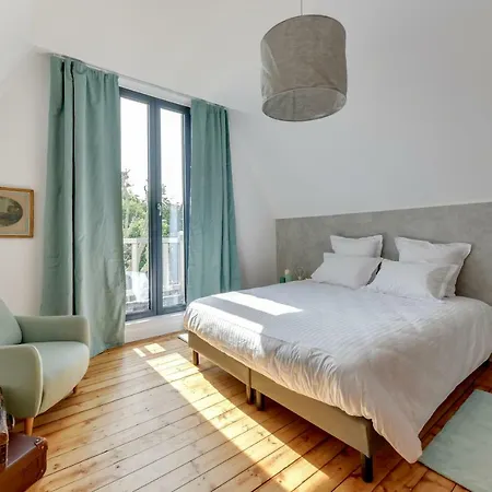 Vila De La Foret Chantilly